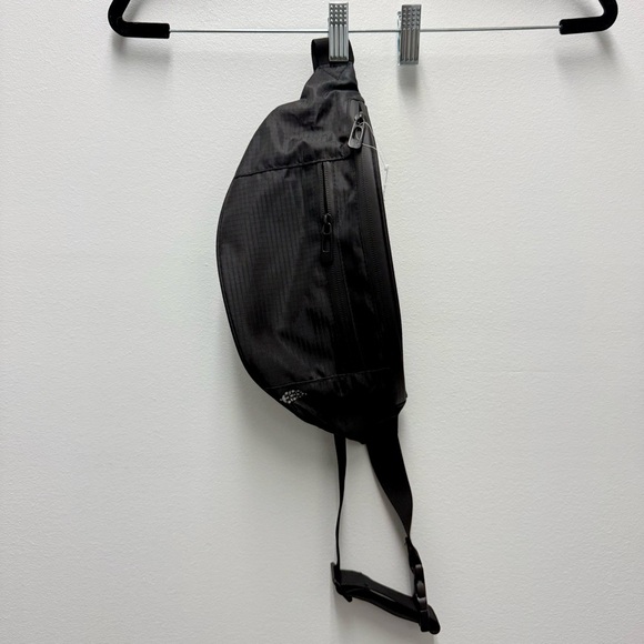 NWOT Free People Movement Ripstop Runner Bag, Black | One Size - Picture 3 of 6